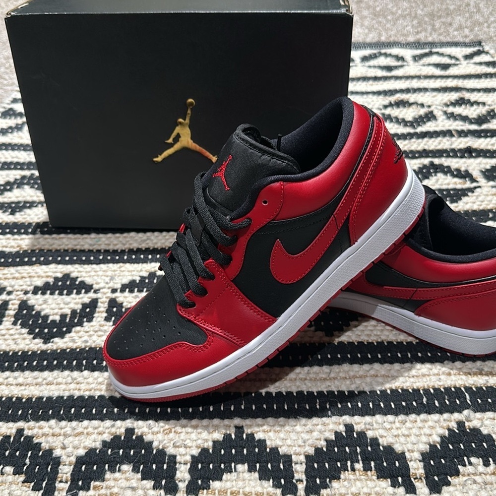 Jordan 1 Low Black Gym Red